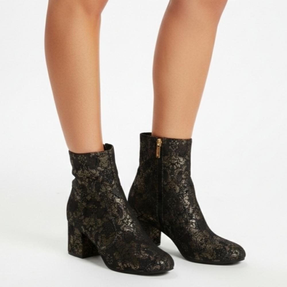 NWOT Unisa Brocade Unkiannaa Ankle Booties Lace Floral Black Gold Size 9